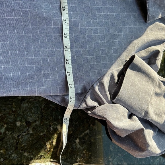 Mizzen + Main button down collared shirt. Standard Fit. Poly. Blue and white - Picture 11 of 12